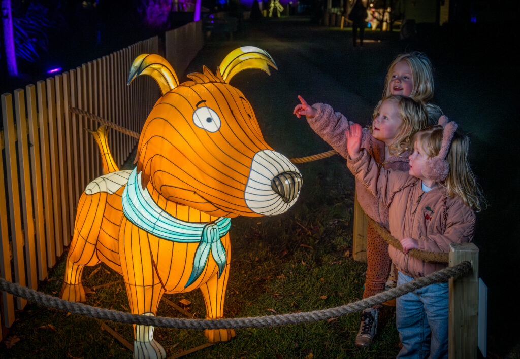 Fien & Teun Winterdorp 2025 schaatsen lichtparade